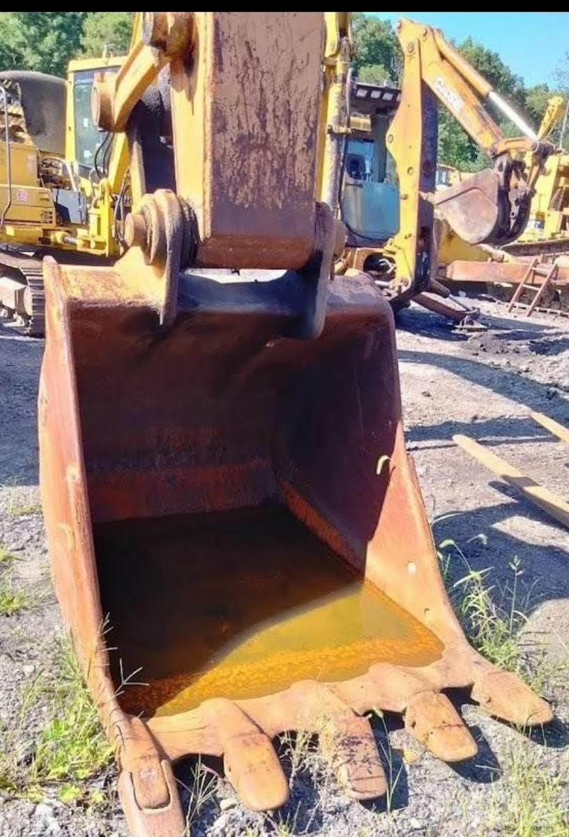 CASE 9050B Crawler Excavators