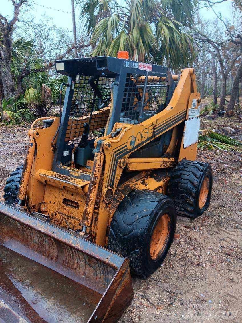 CASE 95XT Skid Steer Loaders