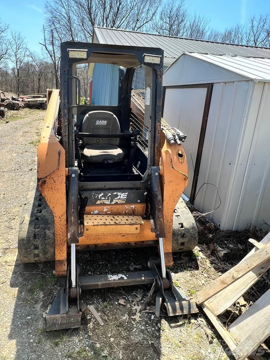 CASE TR270 Skid Steer Loaders