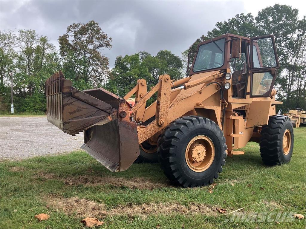 CASE W24 Wheel Loaders