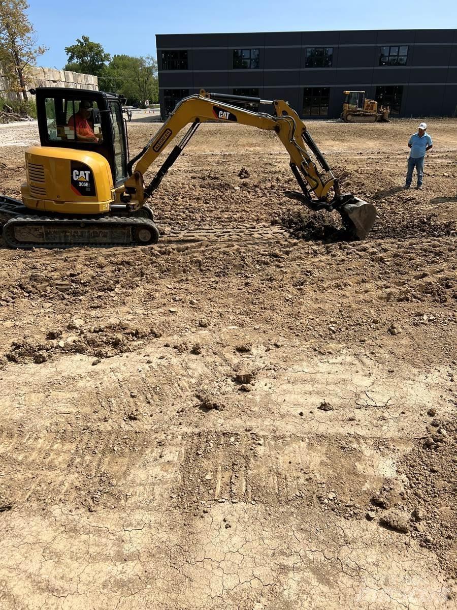 CAT 305 Mini Excavators <7t (Mini Diggers)