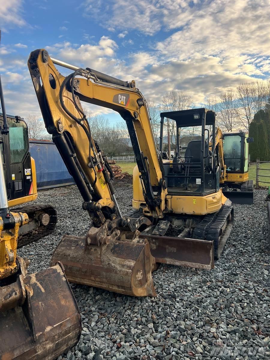 CAT 305 Mini Excavators <7t (Mini Diggers)