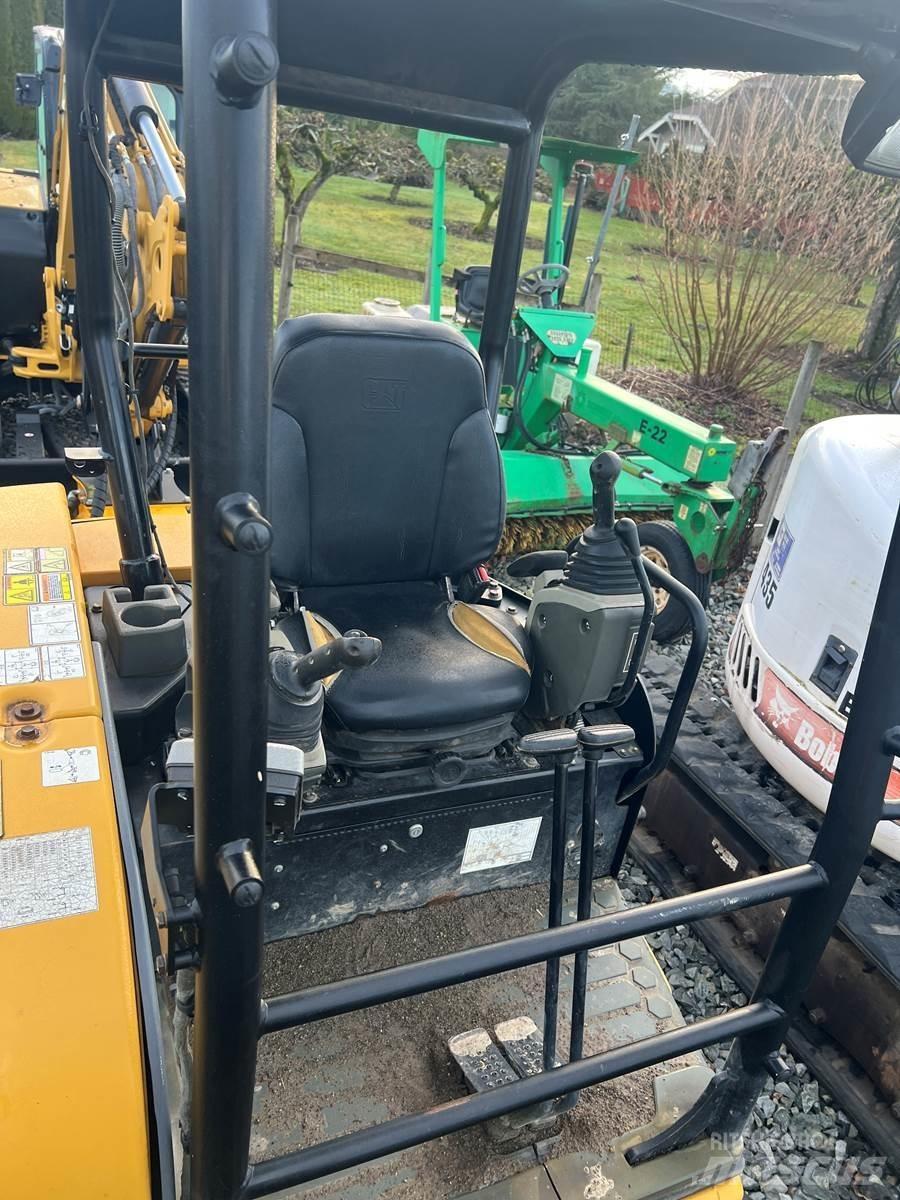 CAT 305 Mini Excavators <7t (Mini Diggers)