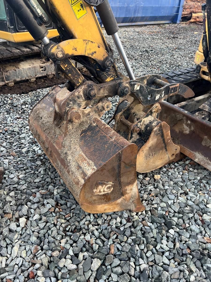 CAT 305 Mini Excavators <7t (Mini Diggers)