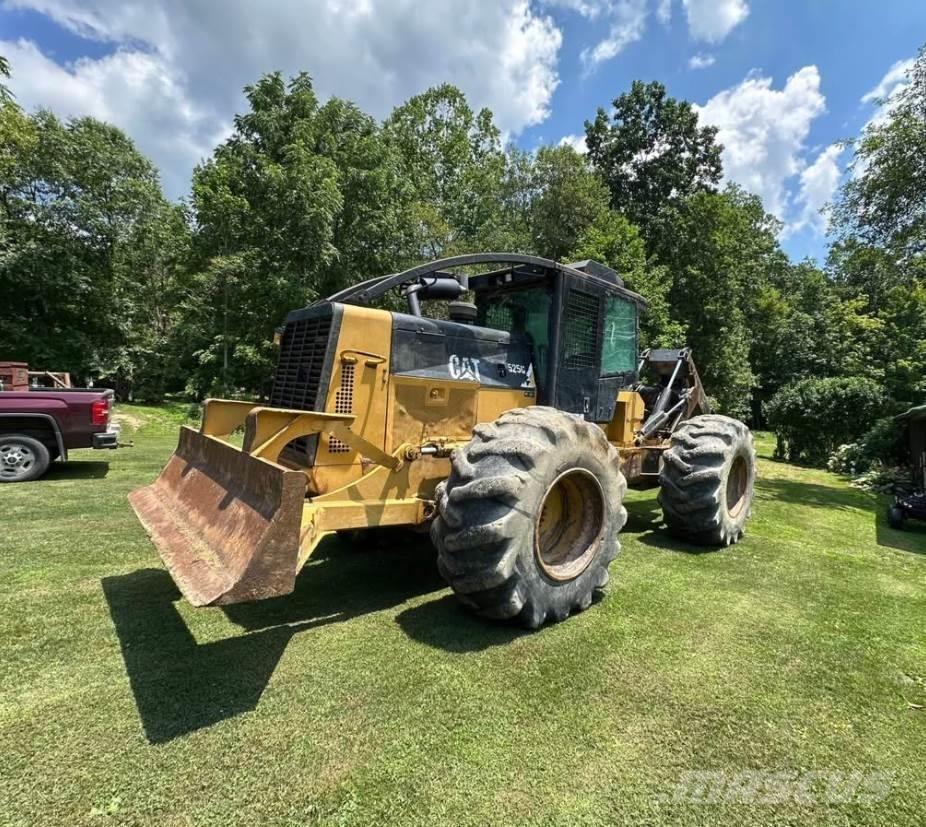 CAT 525C Skidders