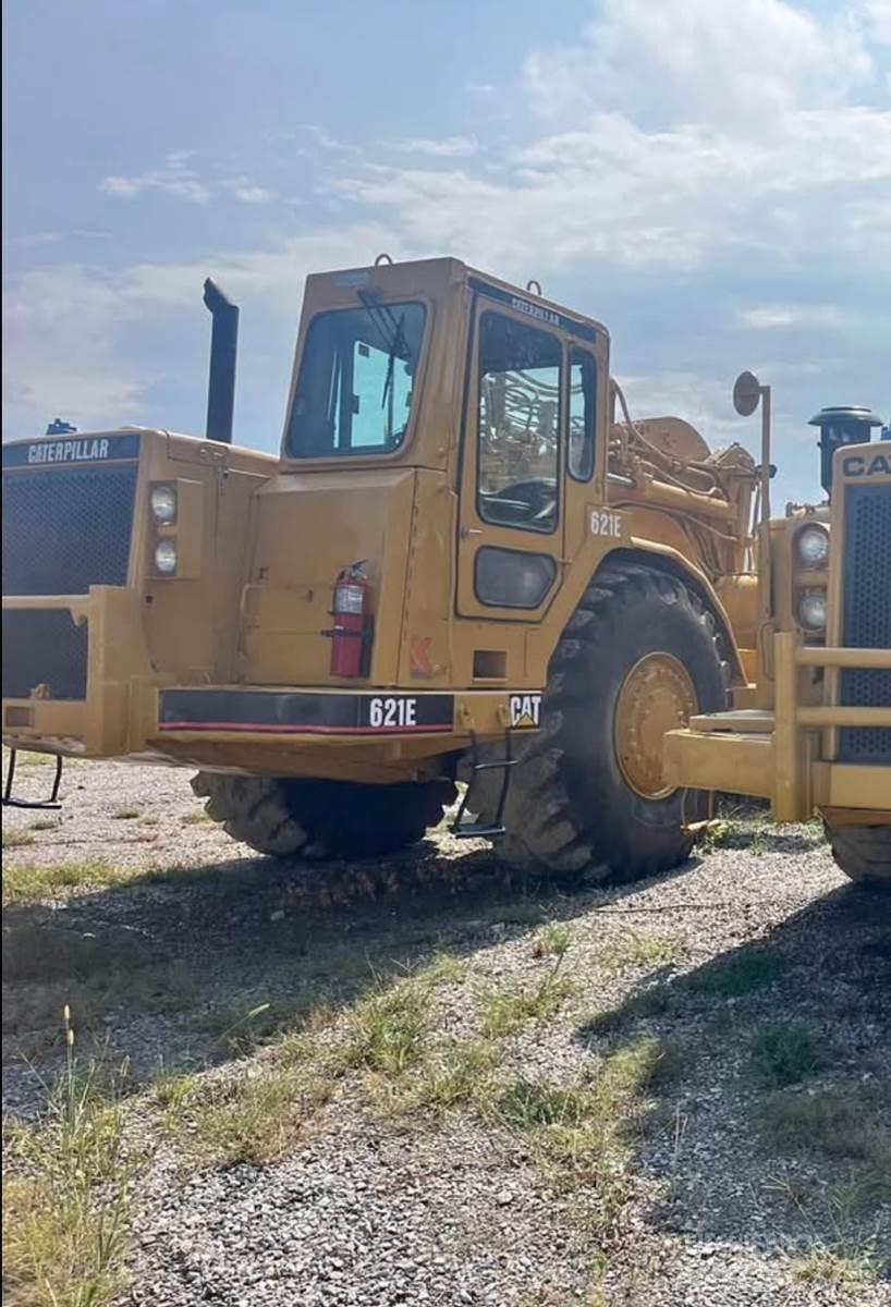CAT 621E Scrapers