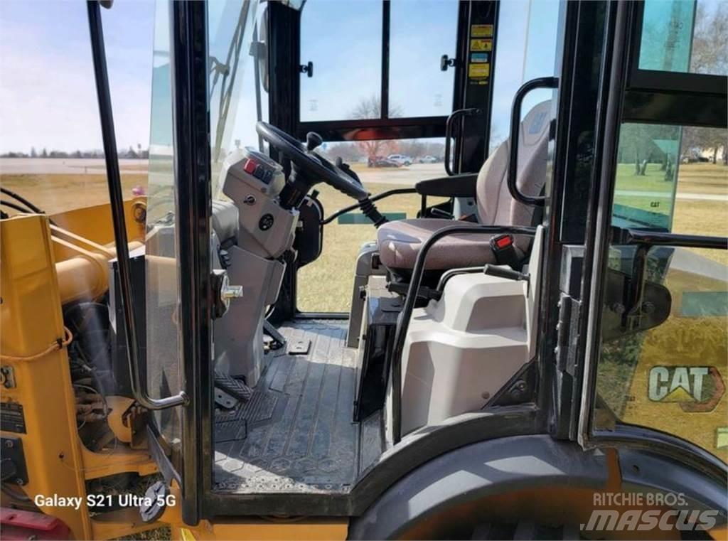 CAT 903D Wheel Loaders