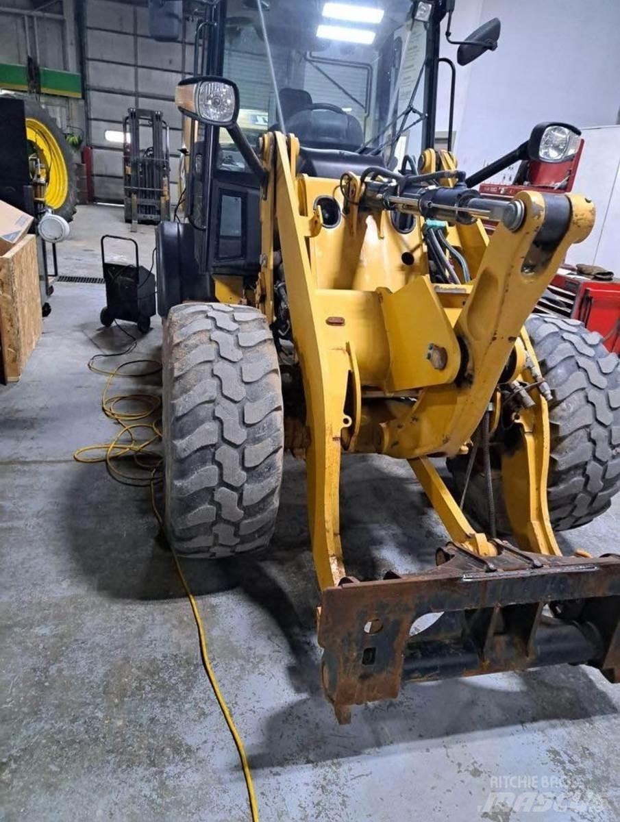 CAT 906H Wheel Loaders