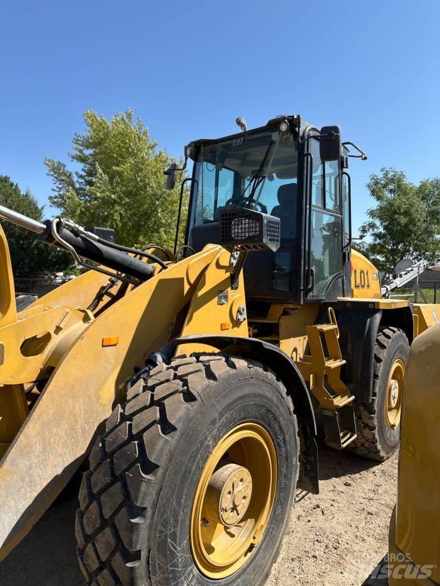 CAT 920 Wheel Loaders