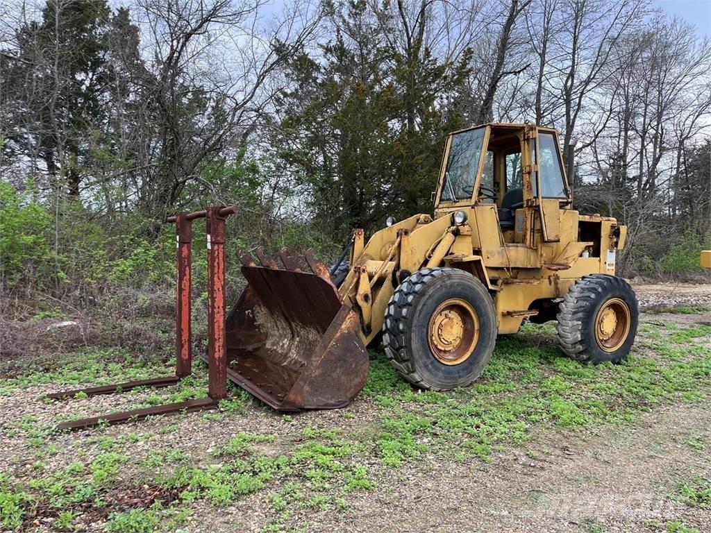 CAT 930 Wheel Loaders