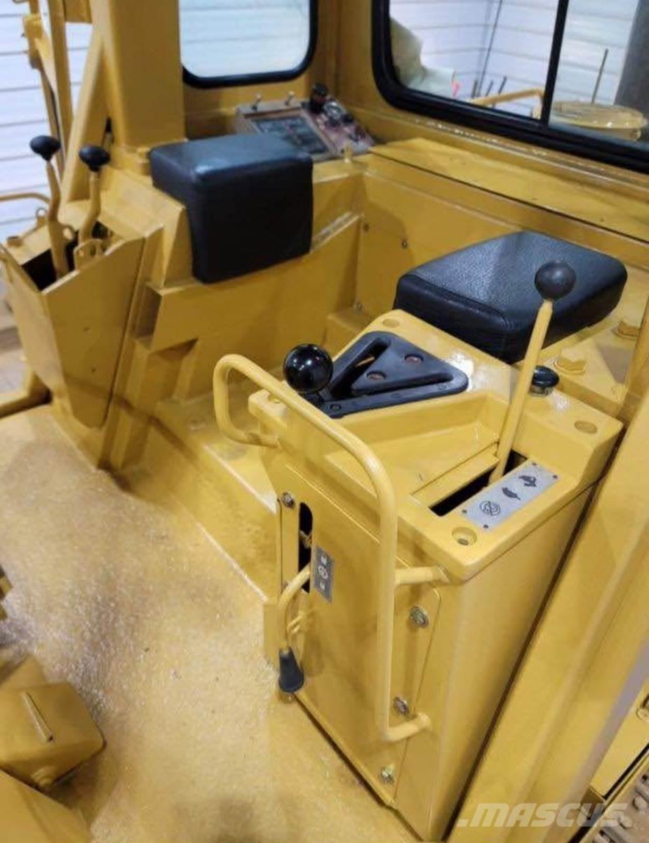 CAT 943 Crawler Loaders