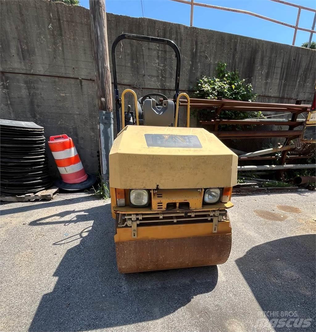 CAT CB22 Single drum rollers