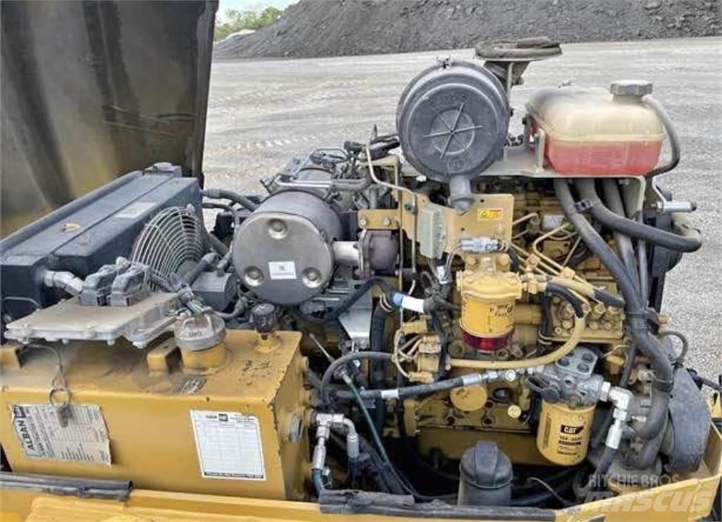 CAT CB34B Single drum rollers