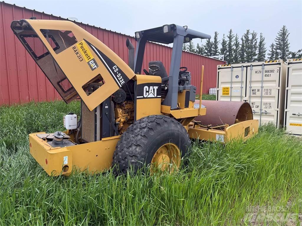 CAT CS533E Single drum rollers