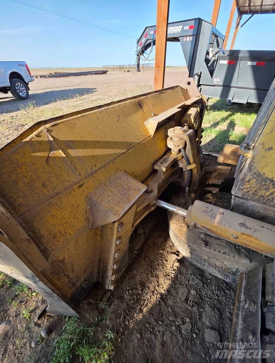 CAT D4H Crawler dozers