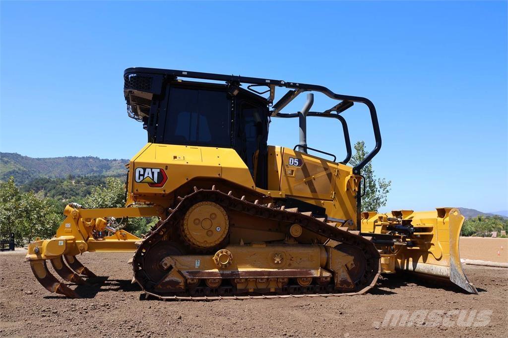 CAT D5 XL Crawler dozers