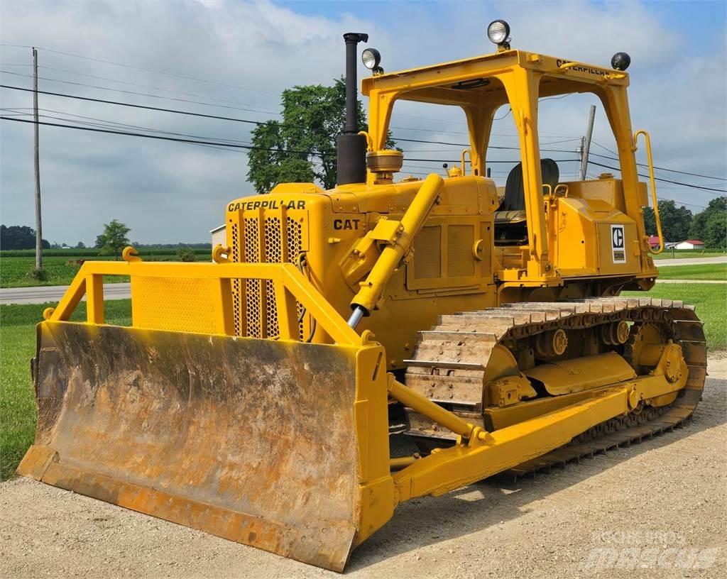 CAT D5B Crawler dozers