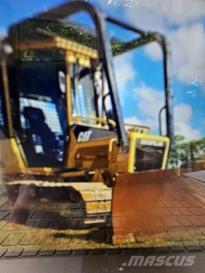 CAT D5G XL Crawler dozers
