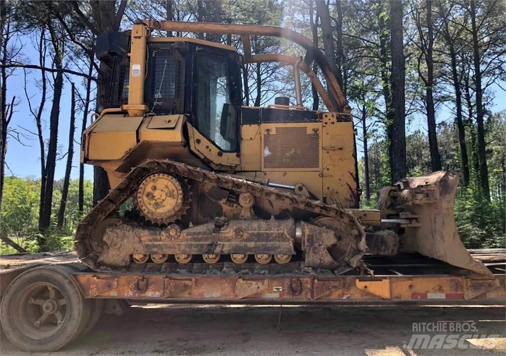 CAT D5M Crawler dozers