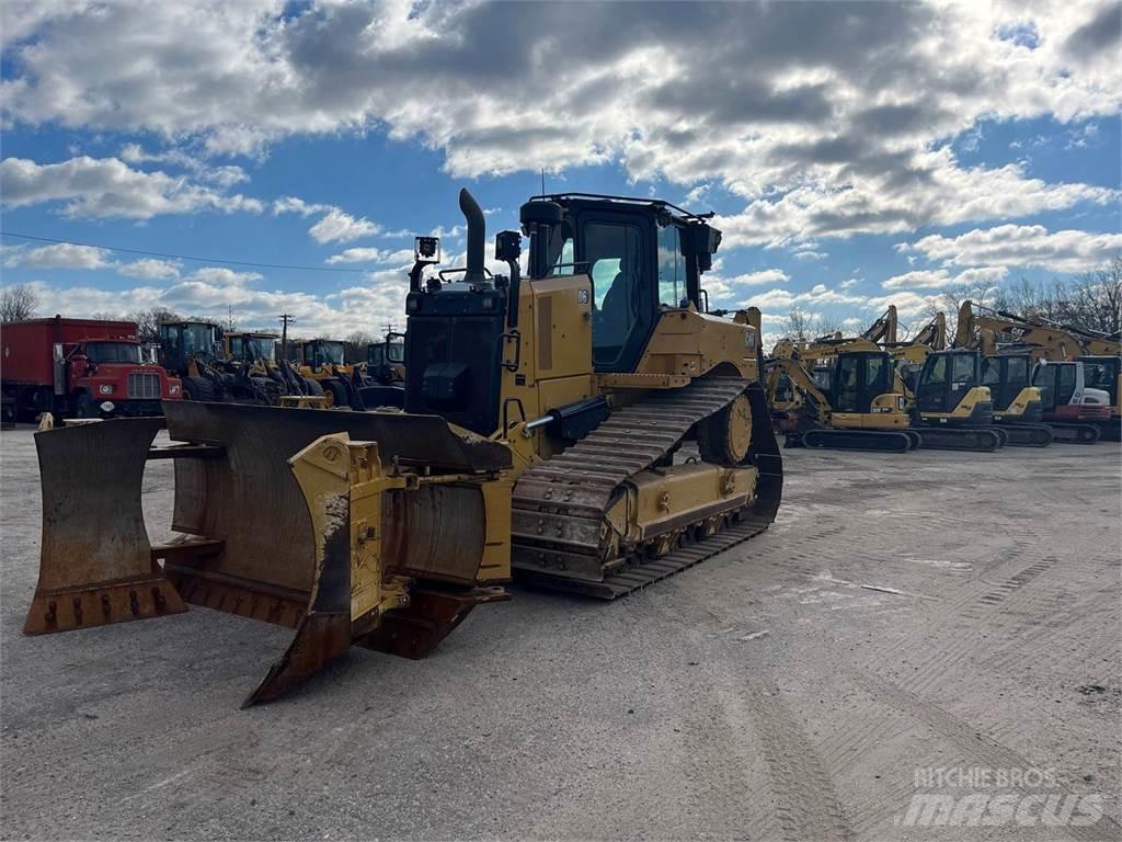 CAT D6 Crawler dozers