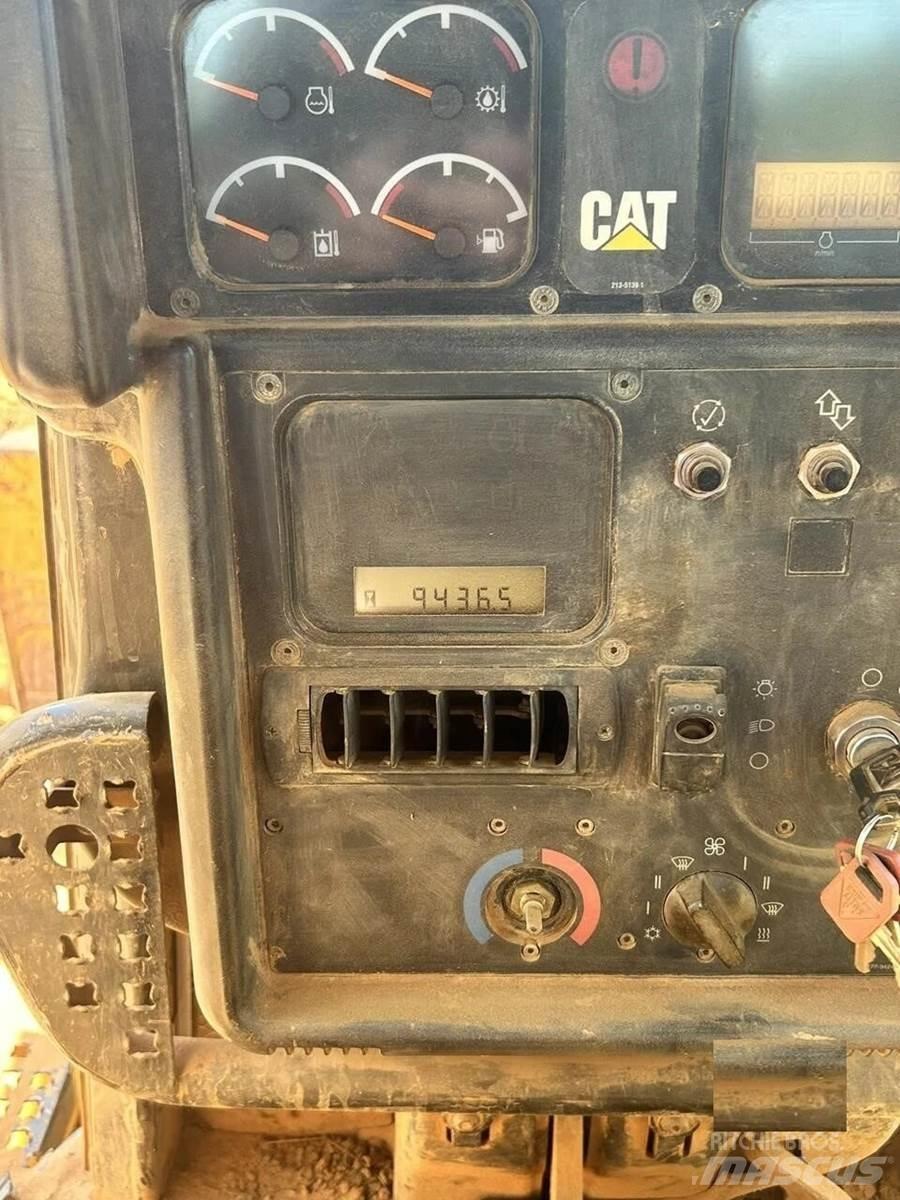 CAT D6N XL Crawler dozers