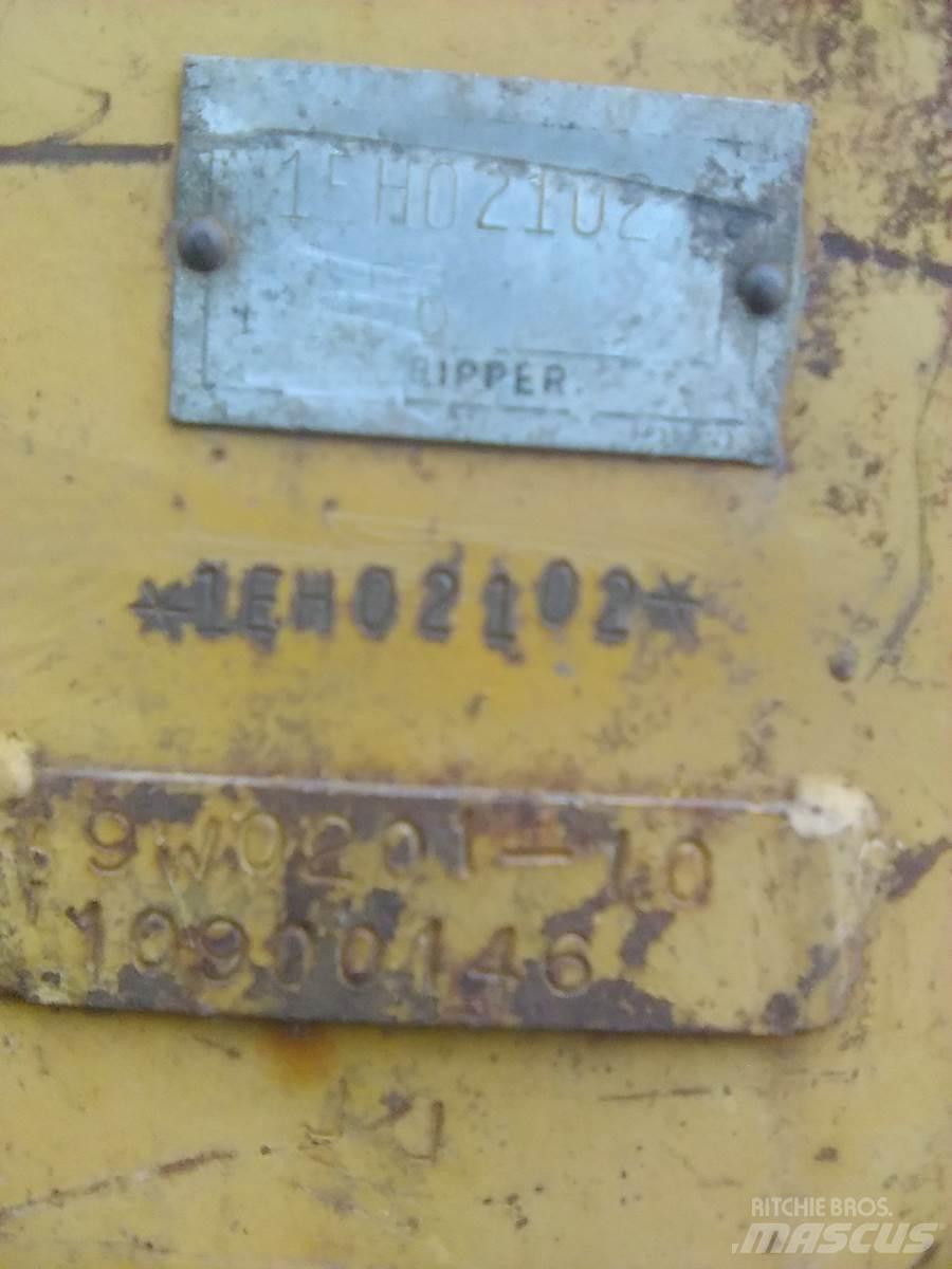 CAT D6R Rippers