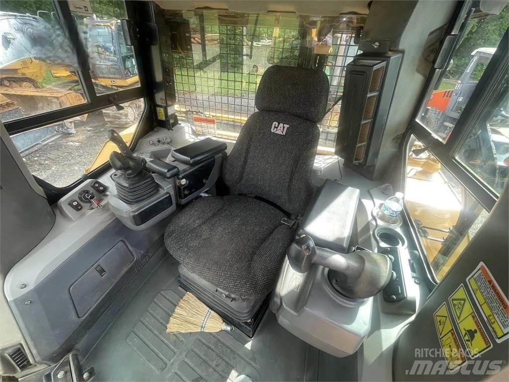 CAT D7E Crawler dozers