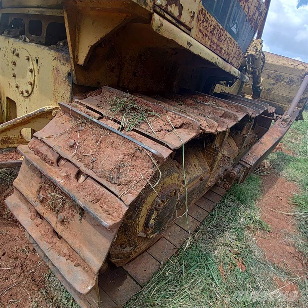 CAT D7E Crawler dozers