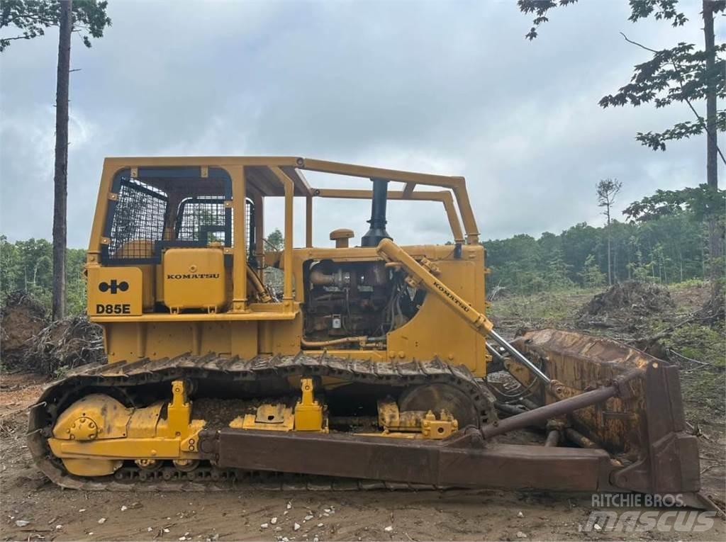 CAT D85E Crawler dozers