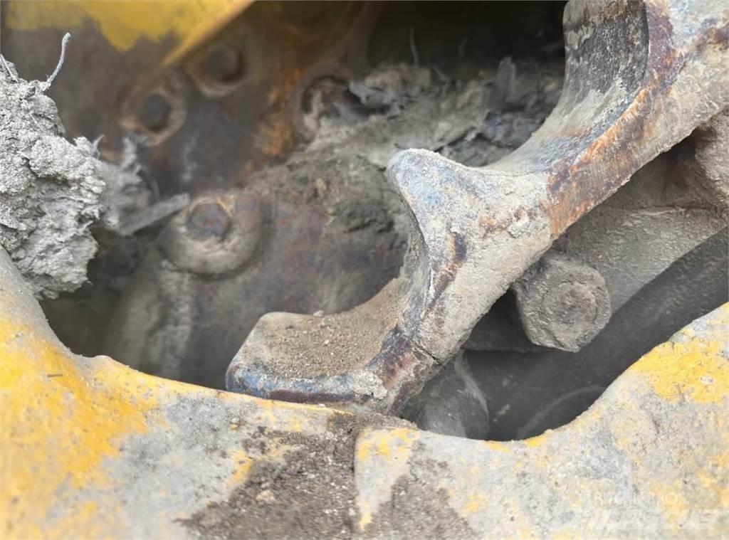 CAT D85E Crawler dozers