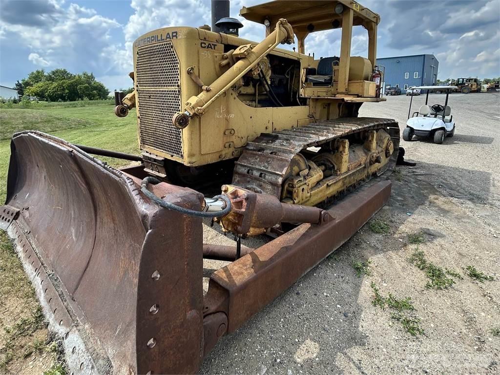 CAT D8H Crawler dozers