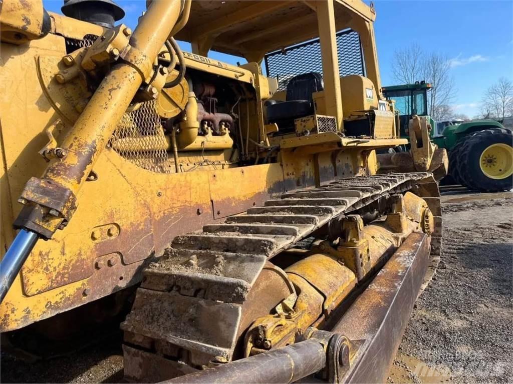 CAT D8H Crawler dozers