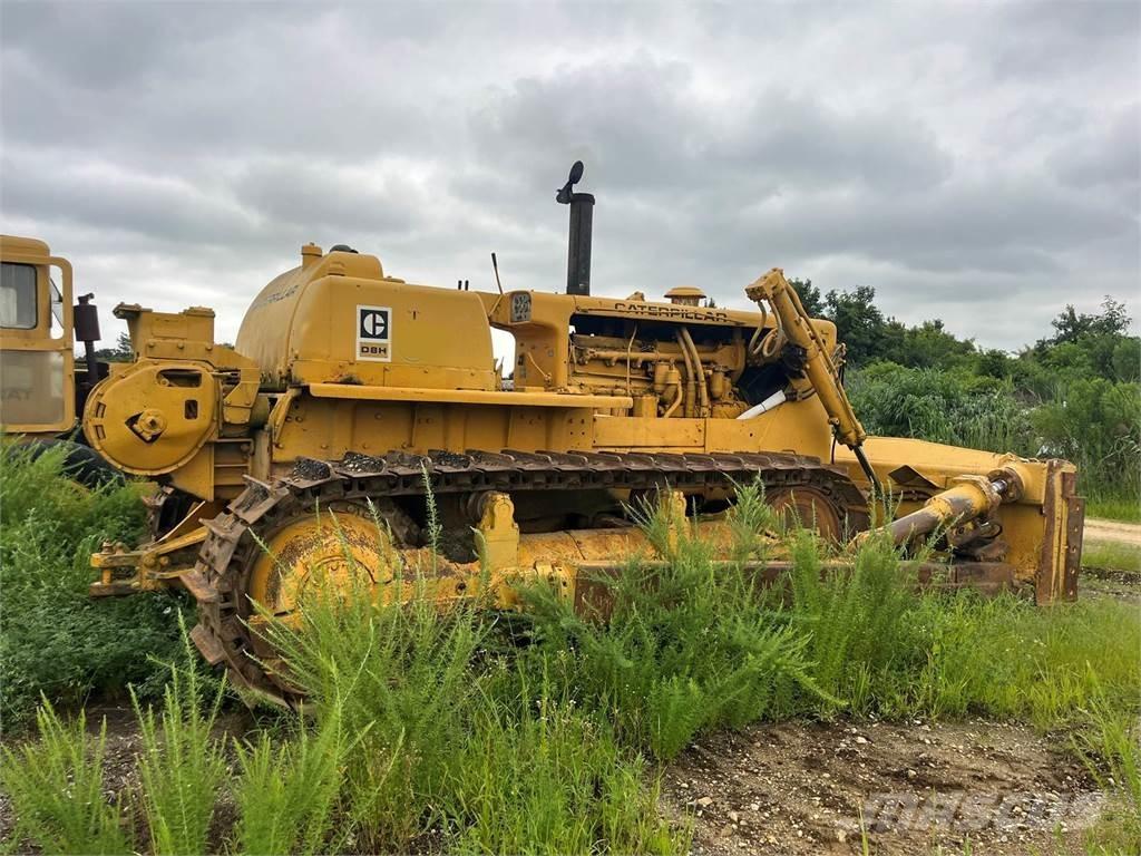 CAT D8H Crawler dozers