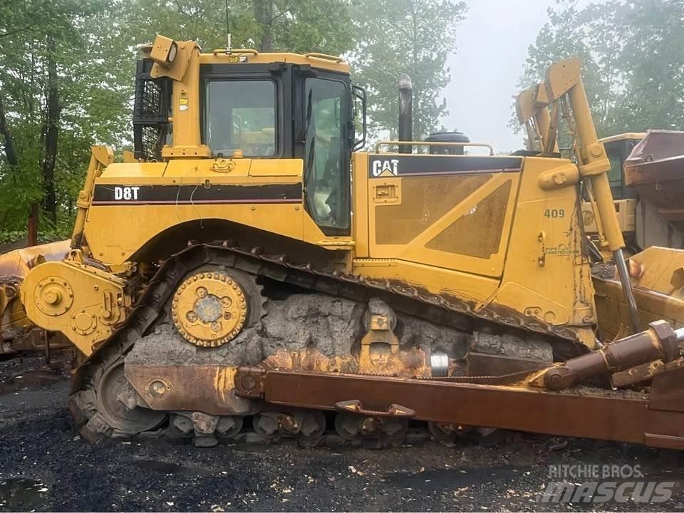 CAT D8T Crawler dozers
