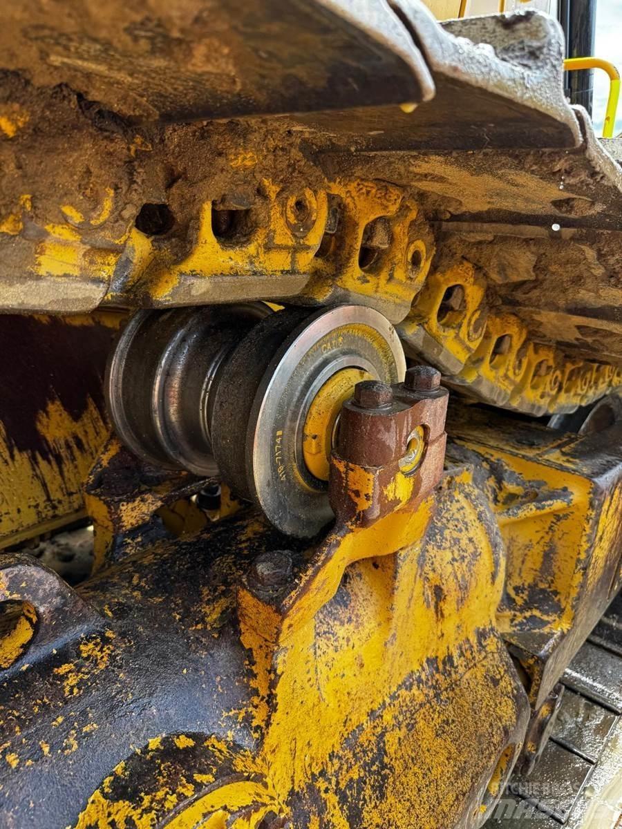 CAT D8T Crawler dozers