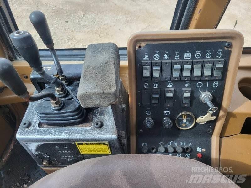 CAT IT28F Wheel Loaders