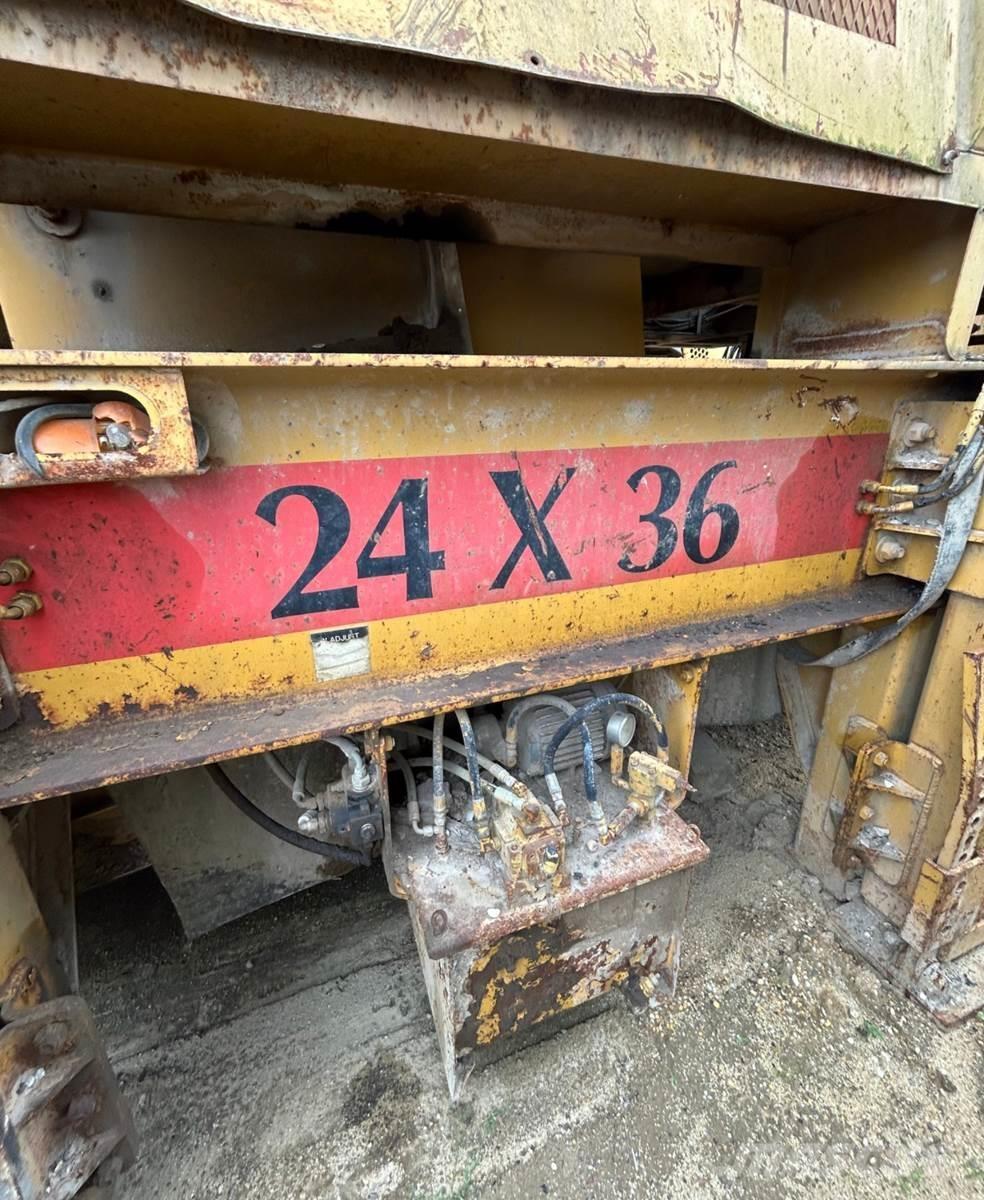 CEC 24X36 Crushers