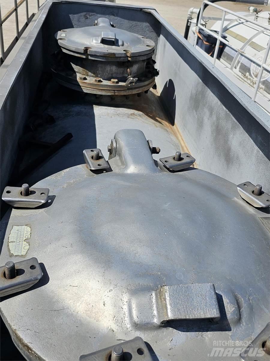  Comptank Tank Trailers