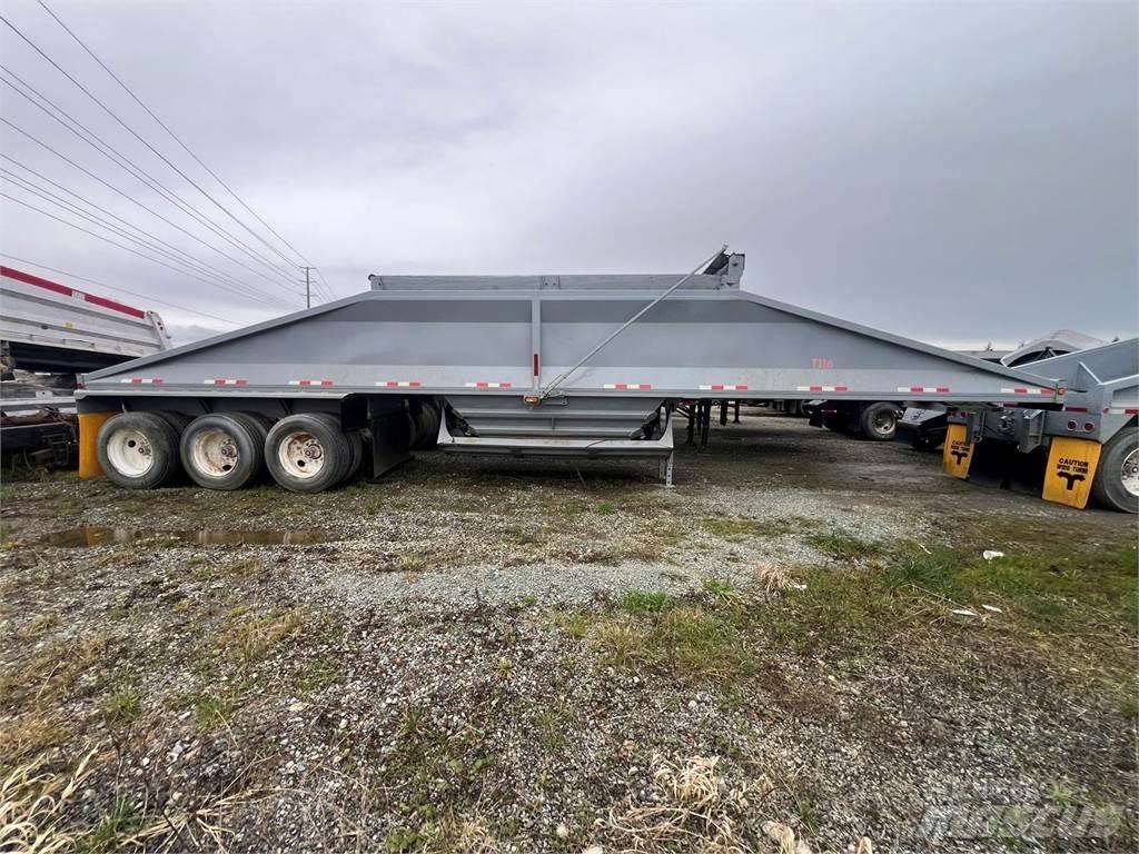 Dakota  Dump Trailers