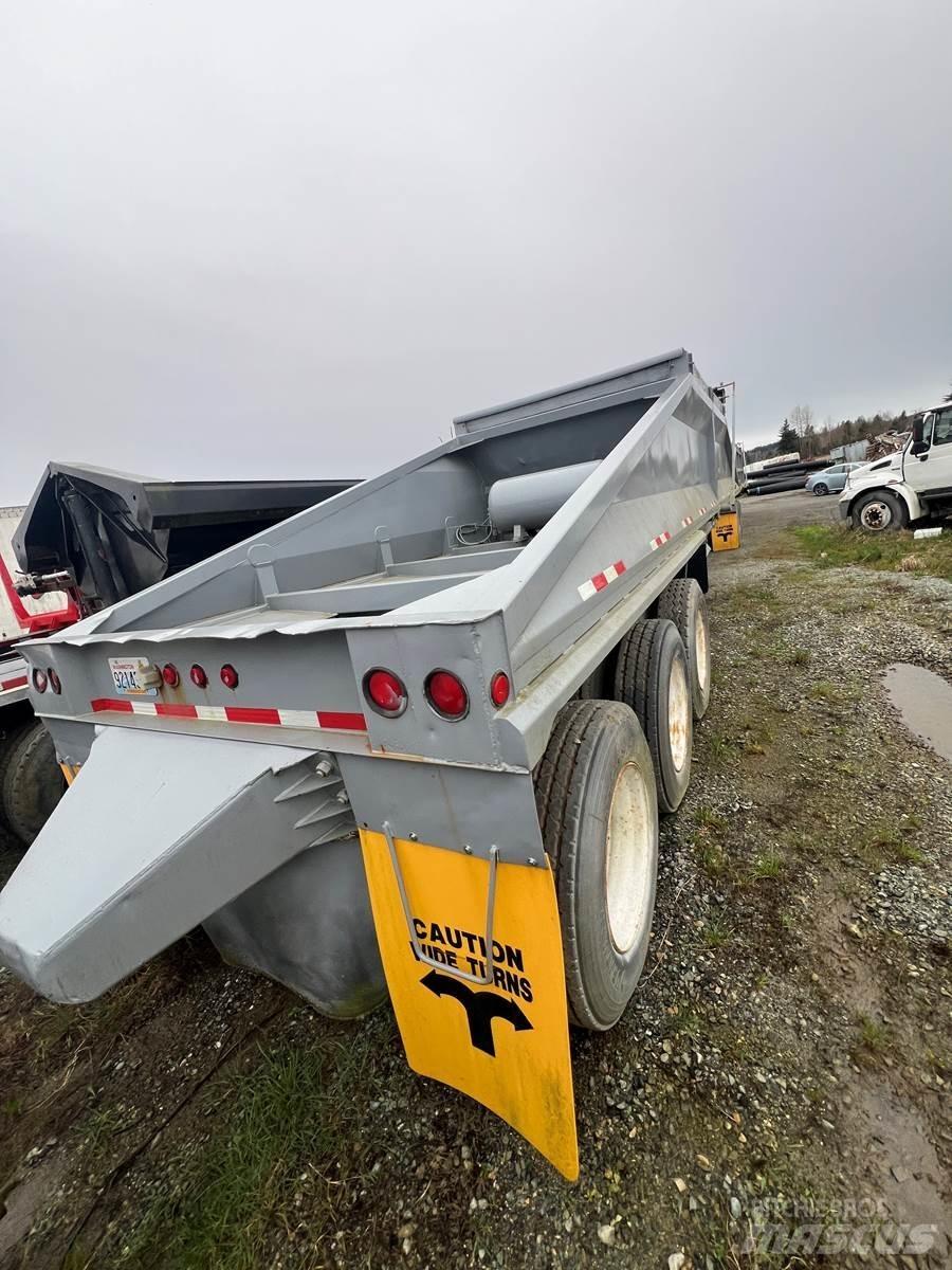 Dakota  Dump Trailers