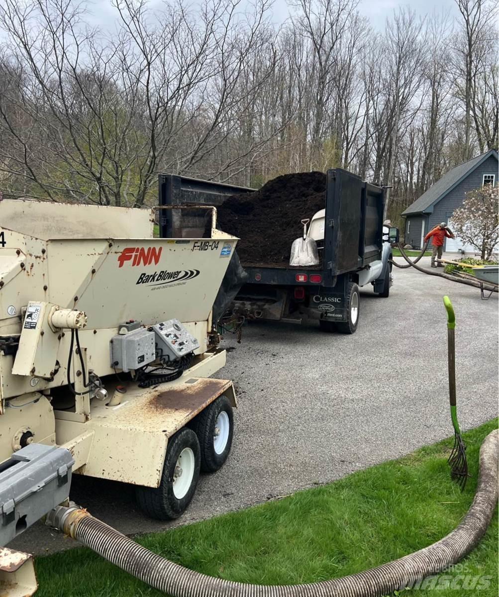 Finn BB302 Receiving hoppers, blowers and elevators