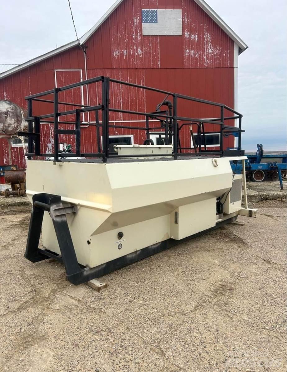 Finn T120 Receiving hoppers, blowers and elevators