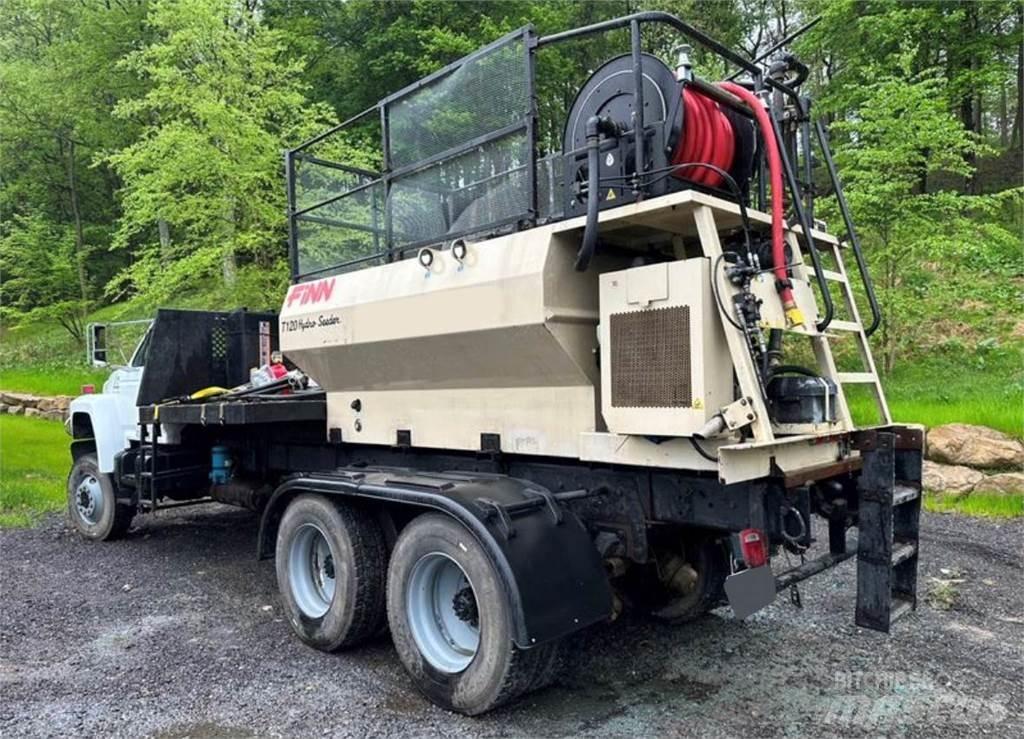 Finn T120 Receiving hoppers, blowers and elevators