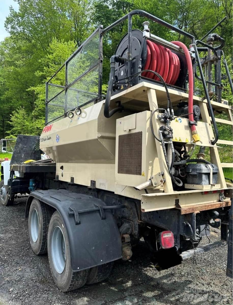 Finn T120 Receiving hoppers, blowers and elevators