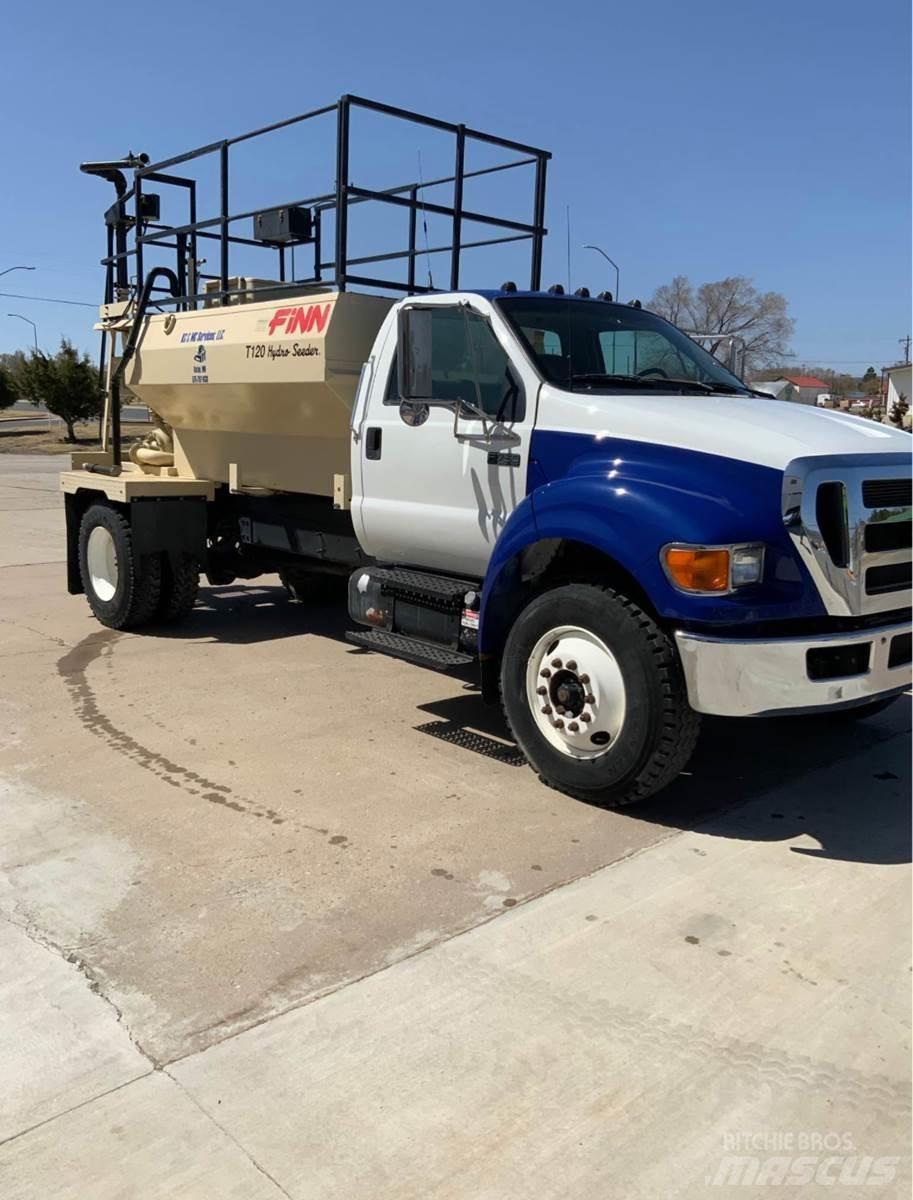 Finn T120 Receiving hoppers, blowers and elevators