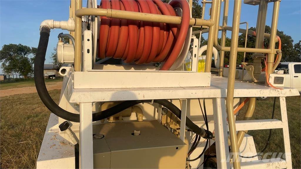 Finn T120 Receiving hoppers, blowers and elevators