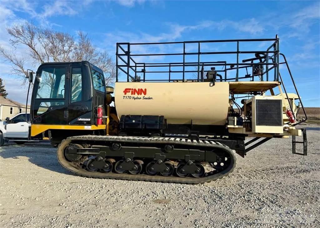 Finn T170 Receiving hoppers, blowers and elevators