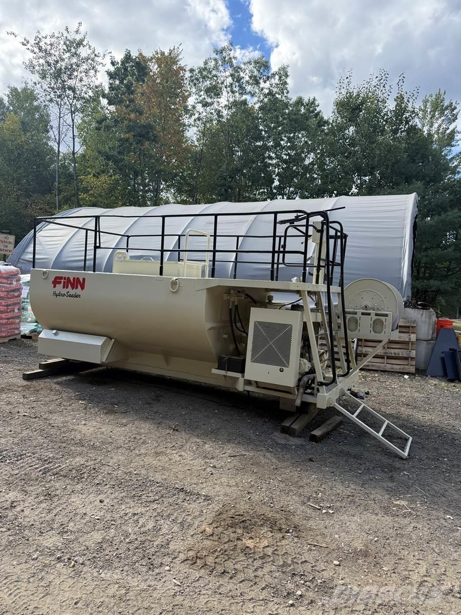 Finn T170 Receiving hoppers, blowers and elevators