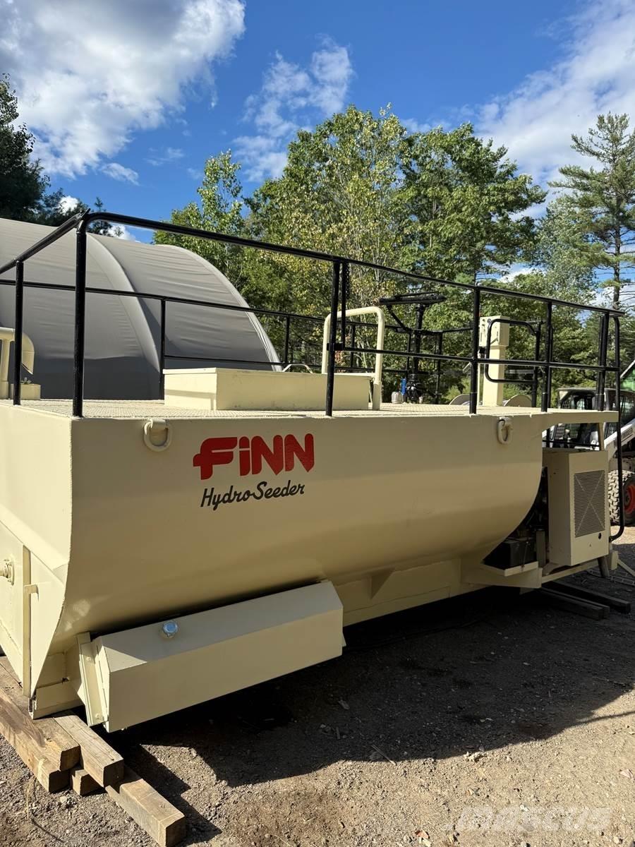 Finn T170 Receiving hoppers, blowers and elevators
