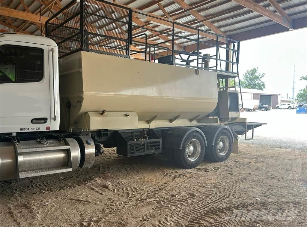 Finn T330 Receiving hoppers, blowers and elevators